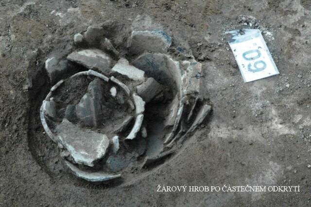 Žárový hrob Jirny | Foto: Městské muzeum v Čelákovicích | Licence: Všechna práva vyhrazena