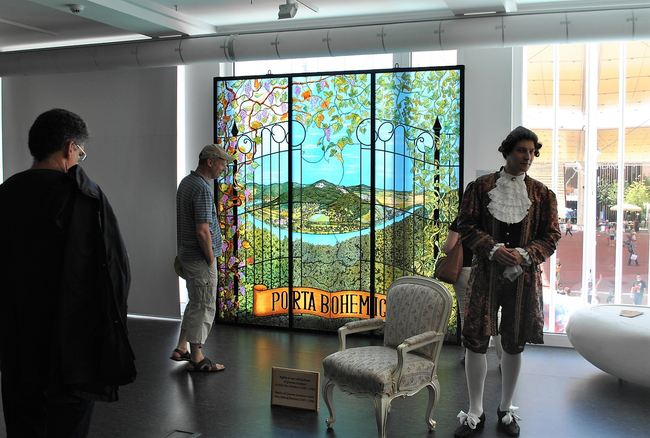 Itálie, Milano, výstava EXPO 2015 – malovaná vitráž Porta Bohemica vytvářená pro reprezentaci Ústeckého kraje na mezinárodní výstavě | © Archiv Jitky a Richarda Kantových