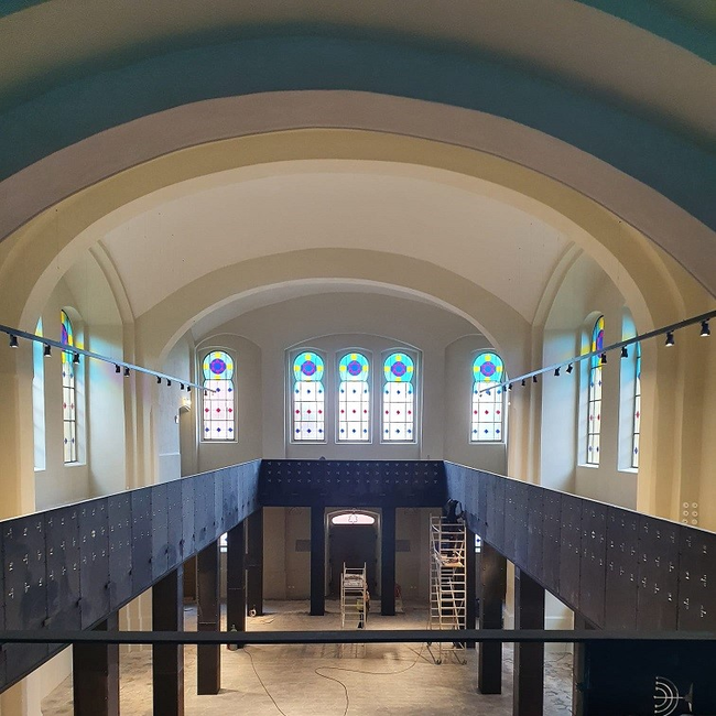 Žatec, synagoga – výroba a osazení nových vitráží | © Archiv Jitky a Richarda Kantových