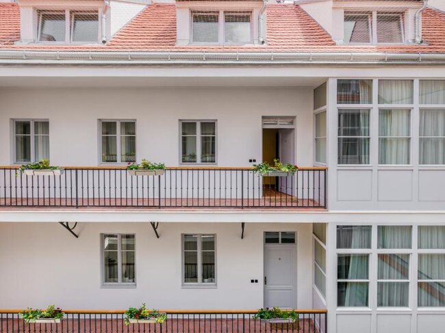 Historická budova v ulici Petrská v Praze | © Adrez Living