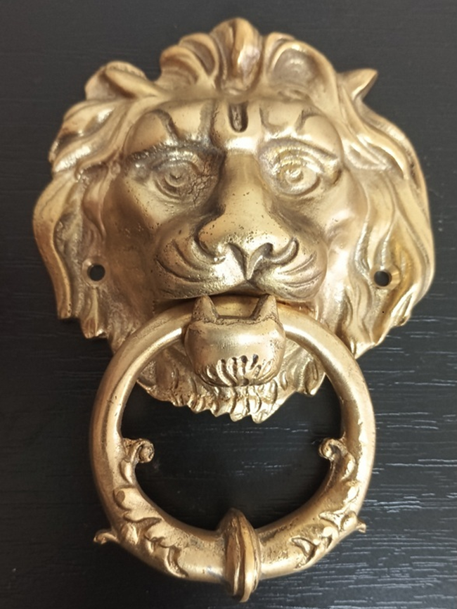 Ukázka výrobku – klepadlo ve tvaru lví hlavy | © Archiv Slévárny Psáry