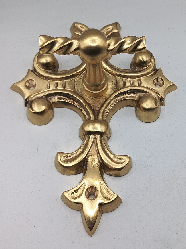 Ukázka výrobku – madlo s prvky lilového květu | © Archiv Slévárny Psáry