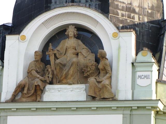 Sousoší - socha svobody, průmyslu a zemědělství, KÚ Jihočeského kraje – revize poškozených částí sochy, čištění a konzervace povrchu. | Foto: Rudovský Richard | Licence: Všechna práva vyhrazena