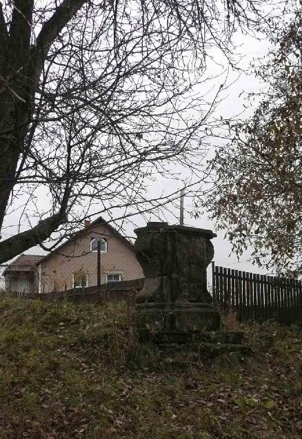 Restaurování a rekonstrukce chybějících částí Krucifixu v Borči, stav před restaurováním  | MgA.Tereza Korbelová - akademická sochařka a restaurátorka | Všechna práva vyhrazena