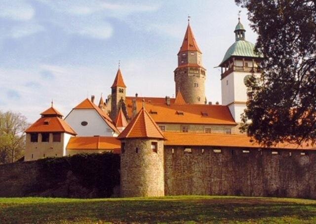 Hrad Bouzov | Mlýnek s.r.o. | Všechna práva vyhrazena