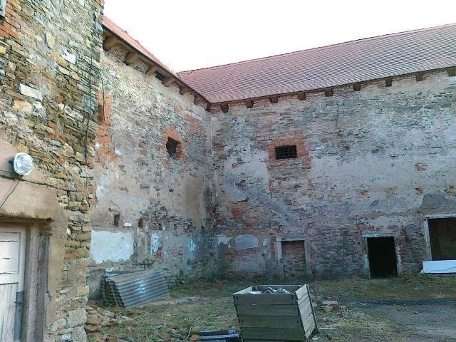 Nádvoří tvrze | Foto: Občanské sdružení Nebovidská tvrz | Licence: Všechna práva vyhrazena