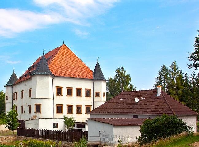 Tvrz Boskovštejn, likvidace dřevokazného hmyzu a houby | Foto: Josef Frydrych - MYKOS mikrovlny | Licence: Všechna práva vyhrazena