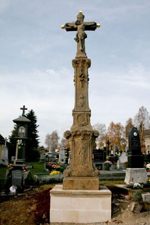 Kříž na hřbitově v Budišově nad Budišovkou (2008)