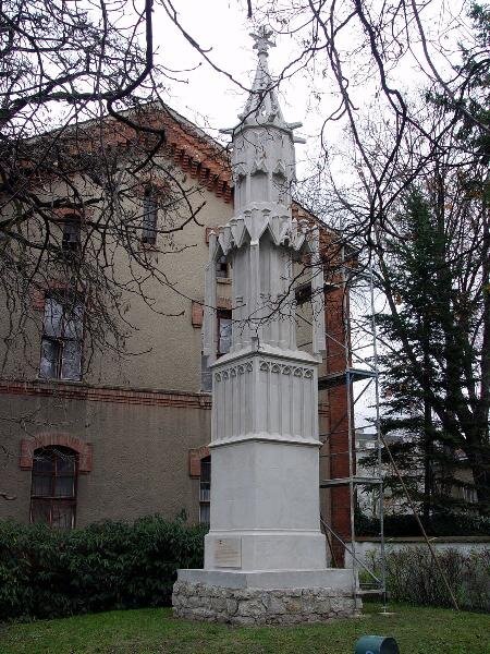 Zderadův sloup  | Marston-CZ s.r.o. | Všechna práva vyhrazena