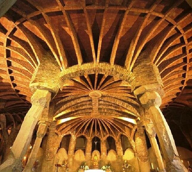 Hrobka Colon A Guell | Foto: Šefl s.r.o. | Licence: Všechna práva vyhrazena
