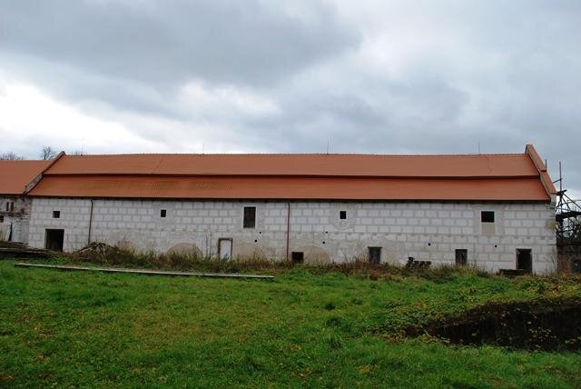Košátky, rekonstrukce sgrafitové výzdoby sýpky tvrze | Foto: Calx Bohemia, s.r.o. | Licence: Všechna práva vyhrazena