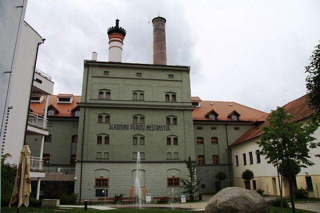 Sladovna - pohled z nádvoří | Autor: Chmee2 - Wikimedia Commons | Licence: Uveďte autora - Zachovejte licenci 3.0 Česko