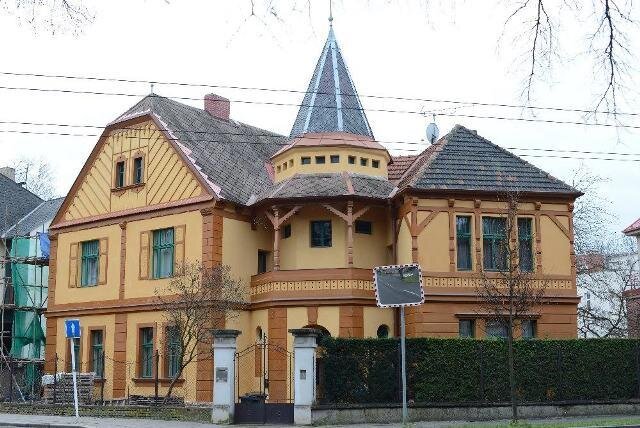 Hradec Králové, rodinný dům, architekt Pažout | Jiří Váša | Všechna práva vyhrazena