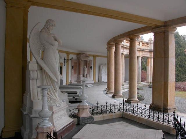 Kolumbárium městského hřbitova v Opavě (2006)