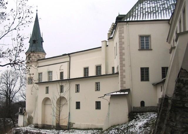 Frýdek, zámek - rekonstrukce fasády od svahu | Ing. Jiří Dluhoš - projekční kancelář | Všechna práva vyhrazena
