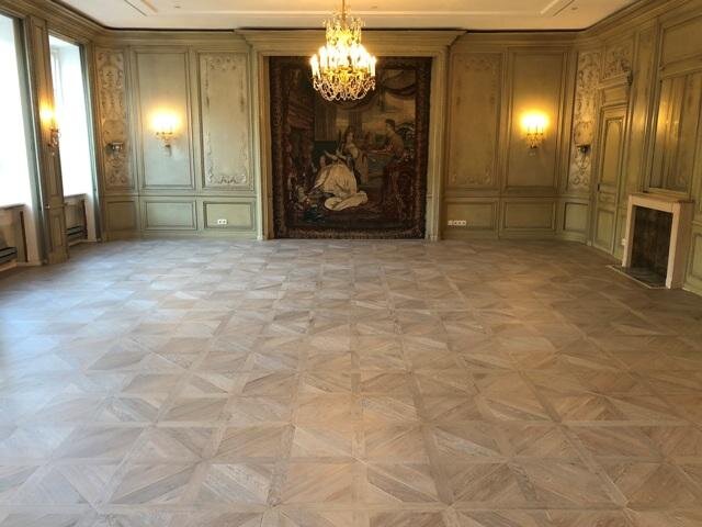 Mnichov, Německo, hotel Bayerischer Hof – výroba a pokládka dubových podlah | QC FLOORS s.r.o. | Všechna práva vyhrazena
