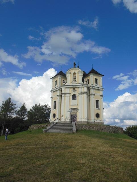 Kostel sv. Jana Křtitele a Panny Marie Karmelské, Maková hora u Smolotel | Foto: PatrikPaprika | Licence: CC-BY-SA 4.0