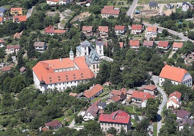 Vranov u Brna, kostel Narození Panny Marie a hrobka Lichtenštejnů – projekt opravy kostela a hrobky | Foto: Naturephoto – Wikimedia Commons | CC BY-SA 3.0