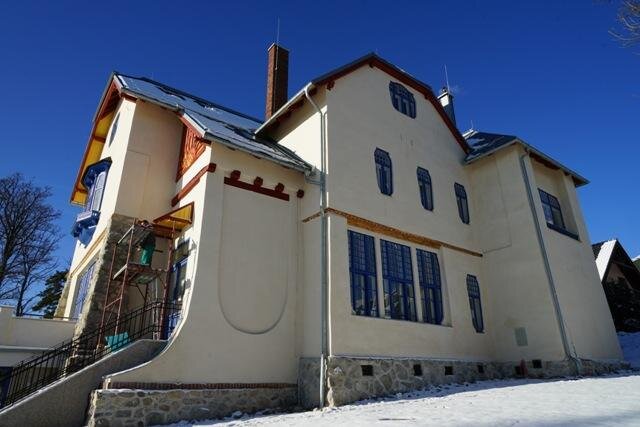 Nový Smokovec, Tatry, drevené prvky na objekte Vila Lavína | ĽanovéFarby.sk | Všechna práva vyhrazena