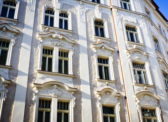 Bytový dům Praha - kastlová okna | CASTLE OKNA – Pavel Sedláček | Všechna práva vyhrazena