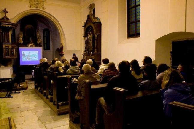 Přednáška Ostrovní akademie v kostele v Žežicích | Foto: MAS Labské skály | Licence: Všechna práva vyhrazena
