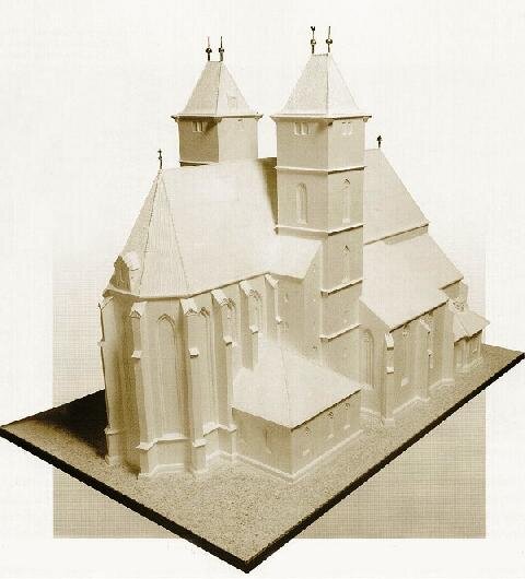 Model katedrály Svatého Ducha v Hradci Králové pro expozici v Muzeu východních Čech v Hradci Králové | Hynek Bláha - restaurátor | Všechna práva vyhrazena