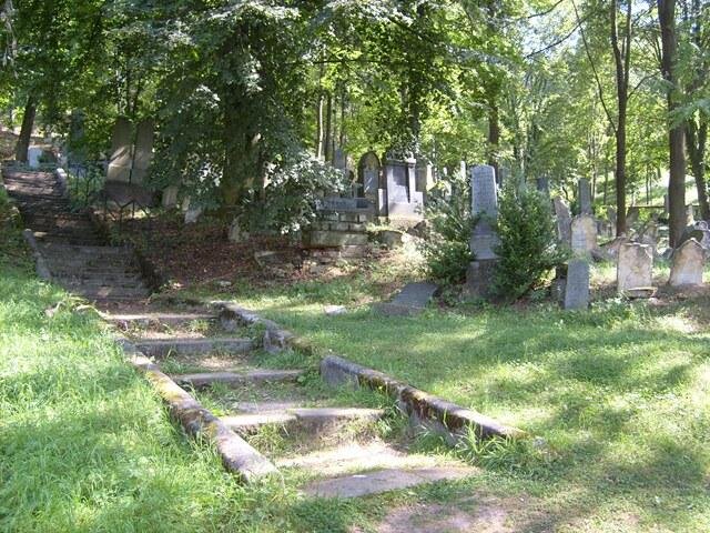 Oprava náhrobků židovského hřbitova v Boskovicích | Foto: Ben Skála - Wikimedia Commons | Licence: CC-BY-SA 3.0