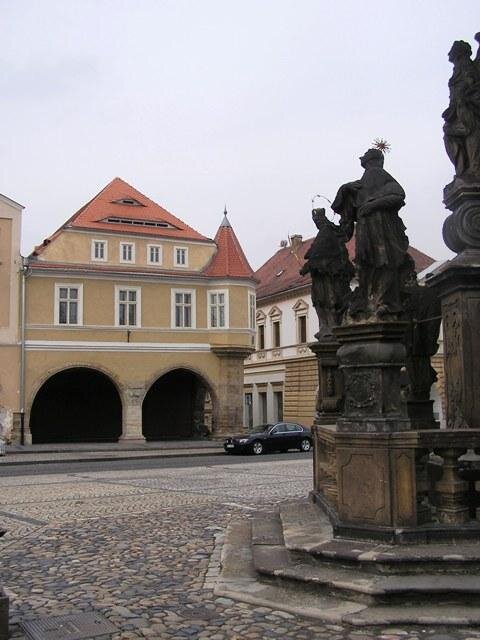 Hošťálkův dům v Žatci 2011 | Architektonický ateliér HUML & VANÍČEK | Všechna práva vyhrazena