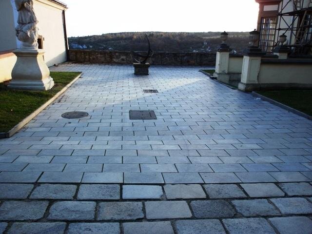 Znojemský hrad, Znojmo - dlažby | Granit Zedníček s.r.o. | Všechna práva vyhrazena