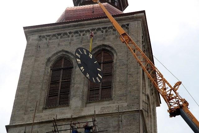 Kutná Hora, kostel sv. Jakuba, oprava hodinového stroje a číselníků věžních hodin | ELEKON, s.r.o. | Všechna práva vyhrazena