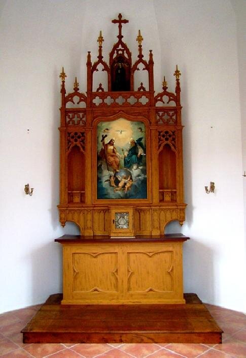 Oltář kaple sv. Trojice, historizující sloh, 1885, Hlinsko České Budějovice | Josef Klabouch | Všechna práva vyhrazena