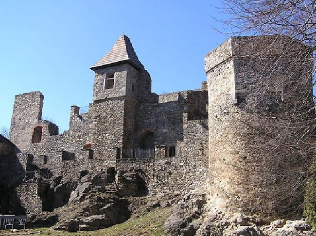 Hrad Klenová | Pegisan, s.r.o. | Všechna práva vyhrazena