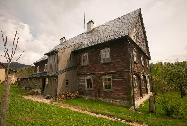 Stará škola Křižany – severozápadní část | Foto: Martin Drahoňovský | Všechna práva vyhrazena