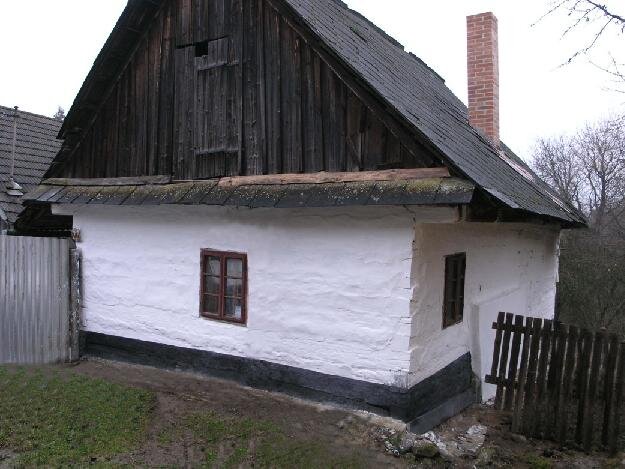 Obnova roubení, omítek a nátěrů kulturní památky v Újezdě u Kunštátu. | Foto: Kulturní obnova památek s.r.o. | Licence: Všechna práva vyhrazena