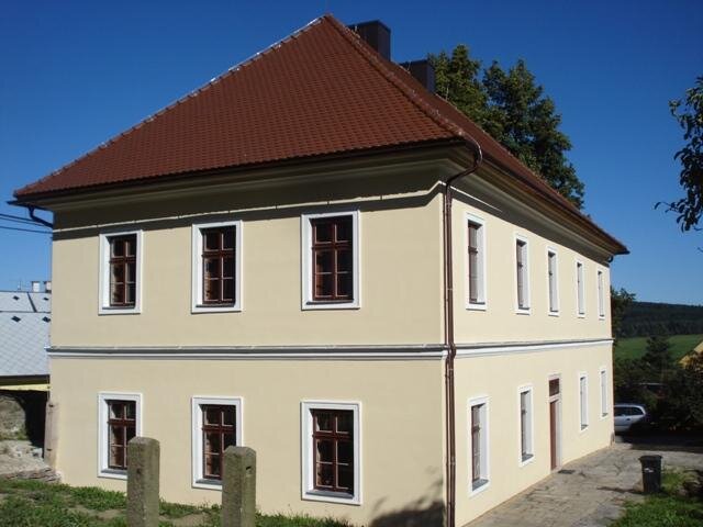 Ovesné Kladruby, obecní úřad – fasáda