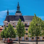 Broumovský kostel sv. Petra a Pavla se ve čtvrtek 24. července od 18:00 stane dějištěm koncertu dvou sborů Zvonky Praha a Abellimento. | © Za poklady Broumovska o.p.s.