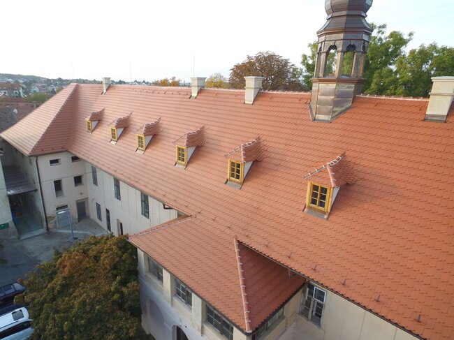 © STŘECHY VRŇATA & ŽÁČIK