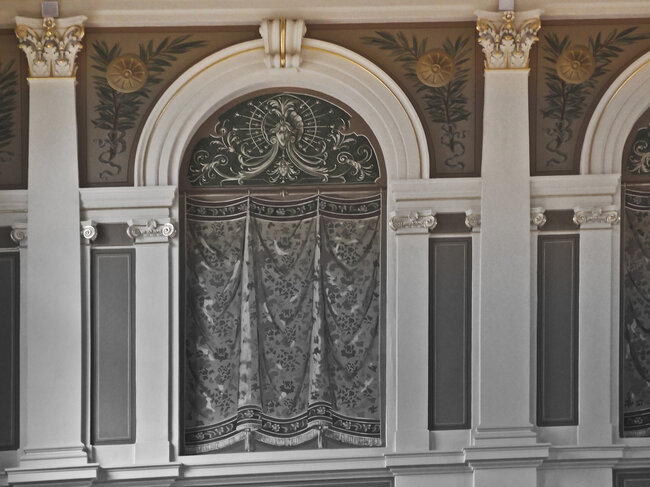 Detail obnovené interiérové výzdoby hlavního sálu | © Václav Havlice