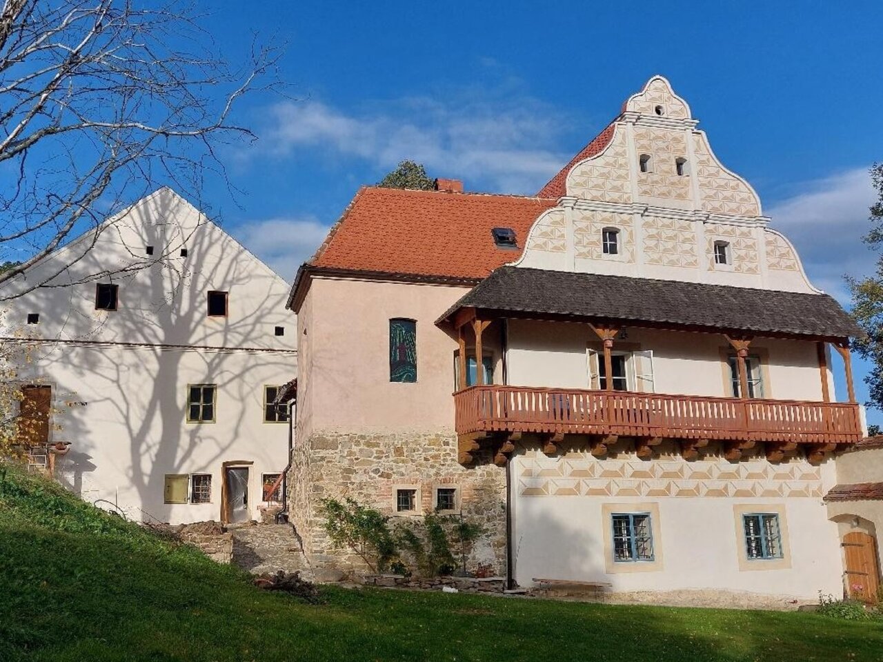 1. místo - stavební obnova - Tvrz a panský dům čp. 80 a 1, Mladějovice | © Národní památkový ústav