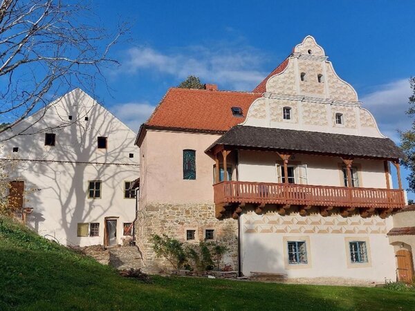 1. místo - stavební obnova - Tvrz a panský dům čp. 80 a 1, Mladějovice | © Národní památkový ústav