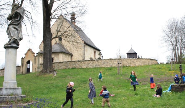 Před oslavou sv. Jiří v Dolním Městě v roce 2016. | © Líza Faktorová