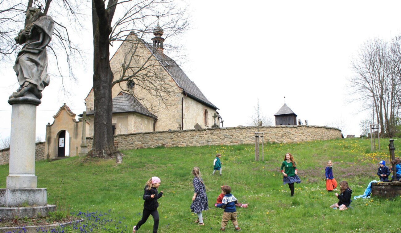 Před oslavou sv. Jiří v Dolním Městě v roce 2016. | © Líza Faktorová