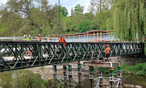 Celkový pohled na konstrukci během demontáže | © František Vondrák, Třebíčský deník