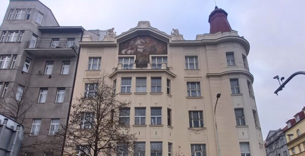 Čs. armády 368/5, Praha 6, fasáda a freska | © Archiv OPP MHMP