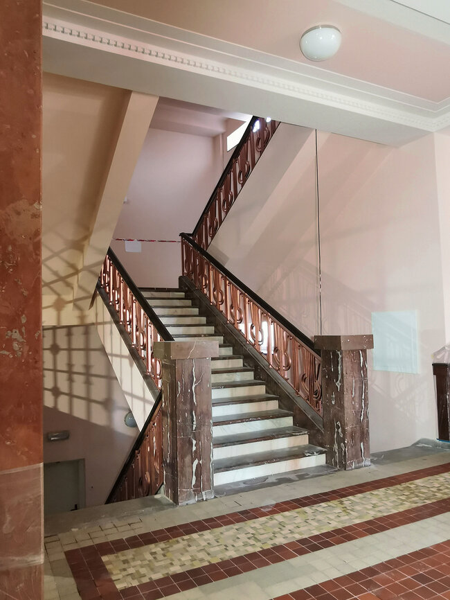 Schodiště v hale | © Lubomír Zeman, NPÚ ÚOP v Lokti