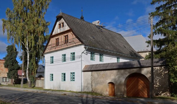 Fara v Hynčicích po opravě v roce 2025 | © Jakub Ivánek