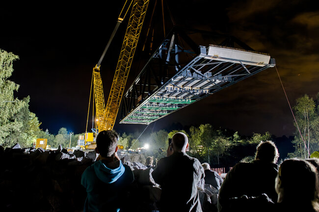 Mostní konstrukce před usazením na nové místo | © Petr Eret