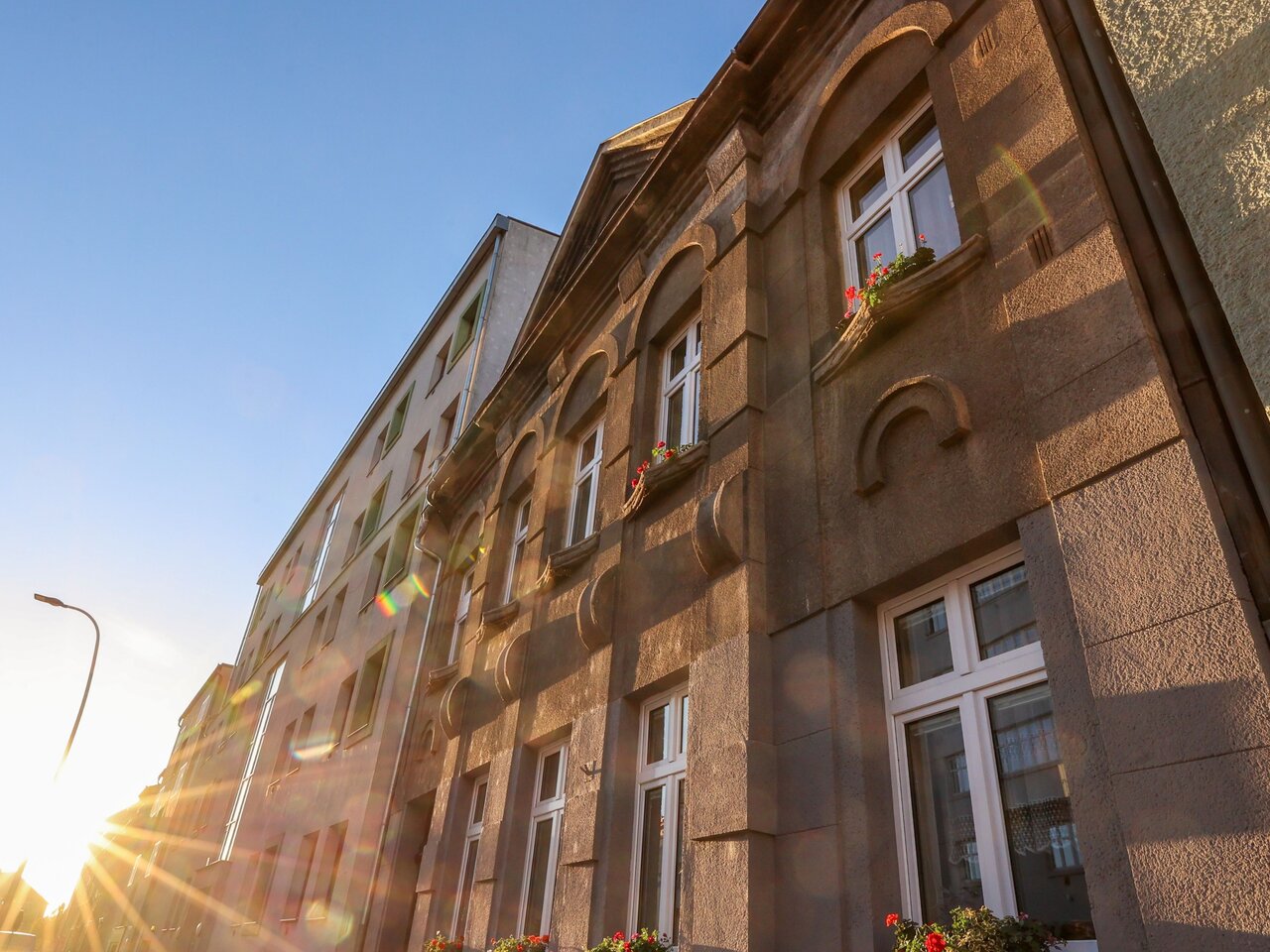 Tábor, Budějovická ulice, bytový důmčp. 1222/15, 1922-1923, příklad rondokubistického domu s fasádou z tvrdé omítky | © David Peltán
