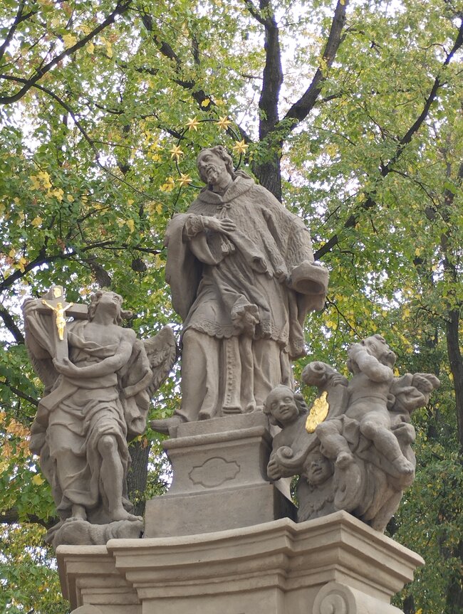 Barokní sousoší sv. Jana Nepomuckého ve Ždírci na Jihlavsku | © Národní památkový ústav