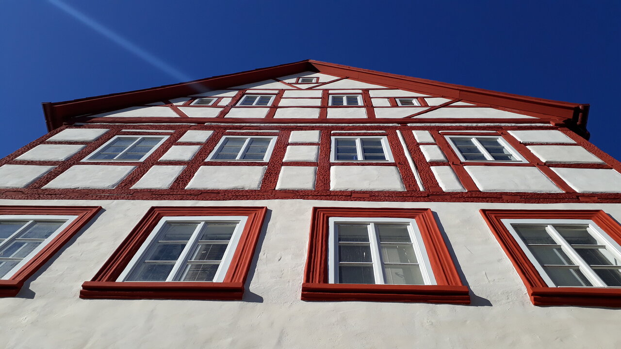 Hrázděný dům Zlatý jelen v Karlových Varech (ilustrační foto) | © Ondřej Laun